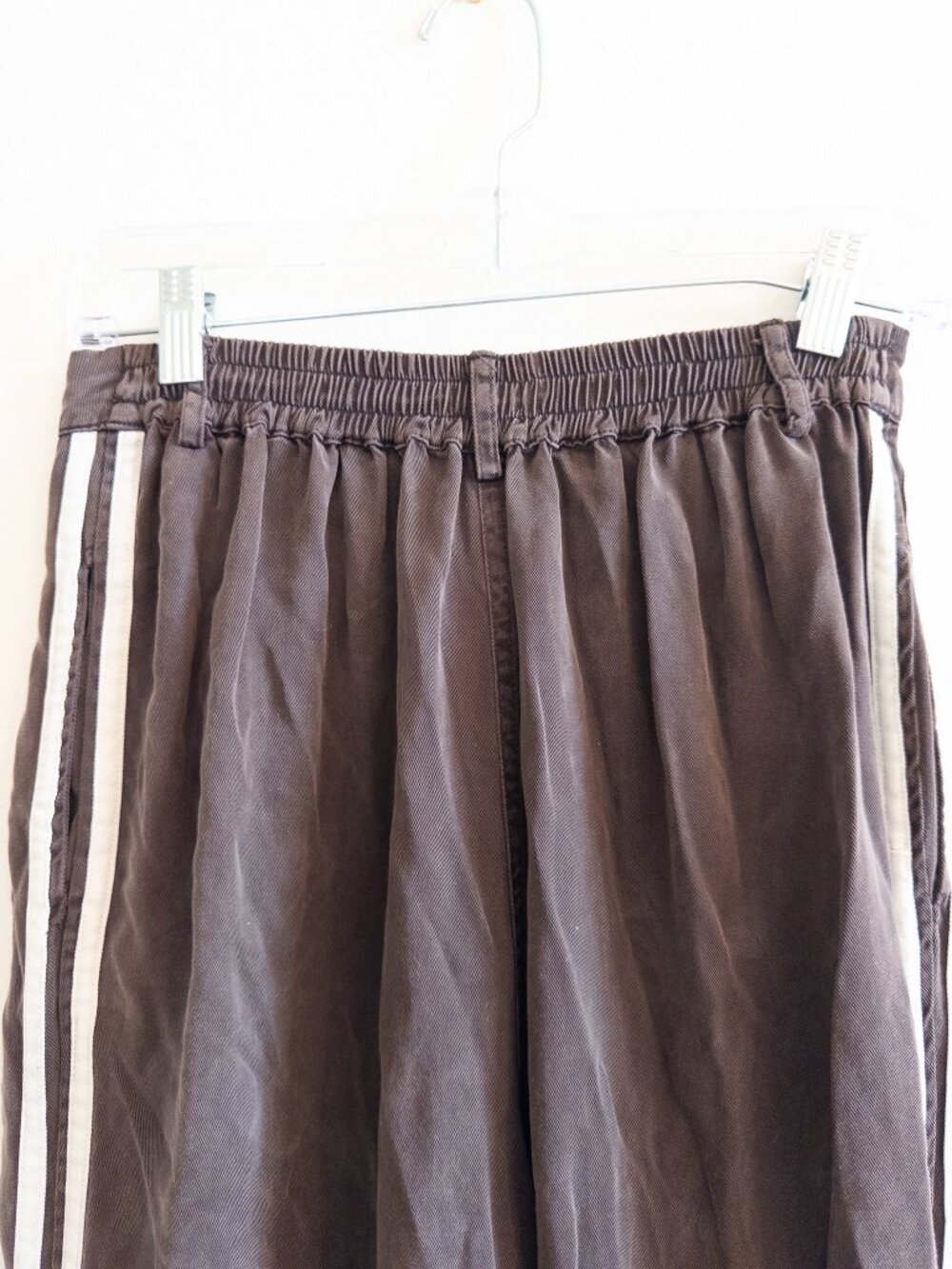 DONNI Twill Pleated Stripe Pants in Brown and White, Size Medium - Picture 7 of 12